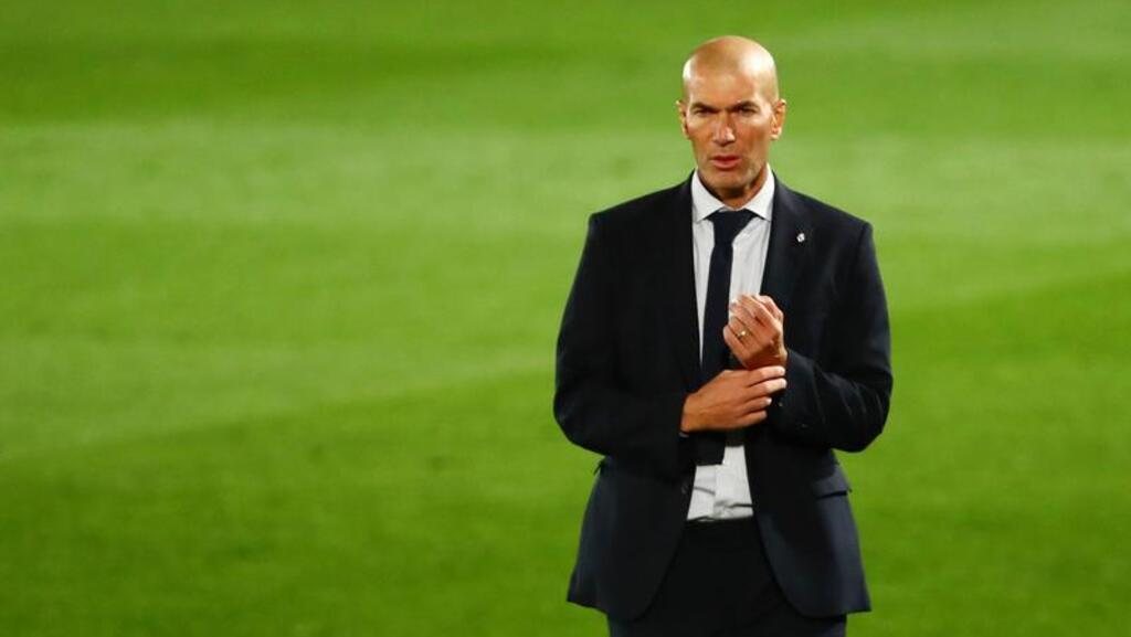 Zinédine Zidane nommé sélectionneur de l'équipe de France