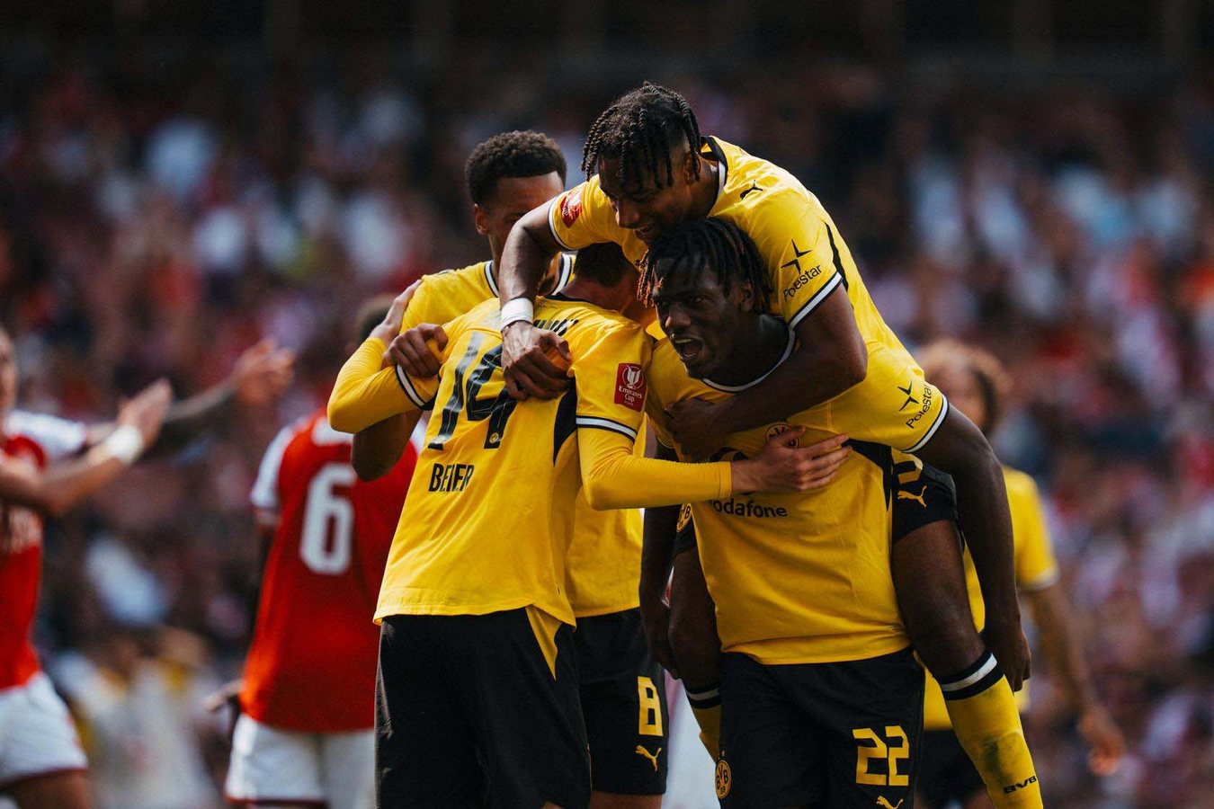 Dortmund renverse l’affiche face à Arsenal grâce à sa jeunesse