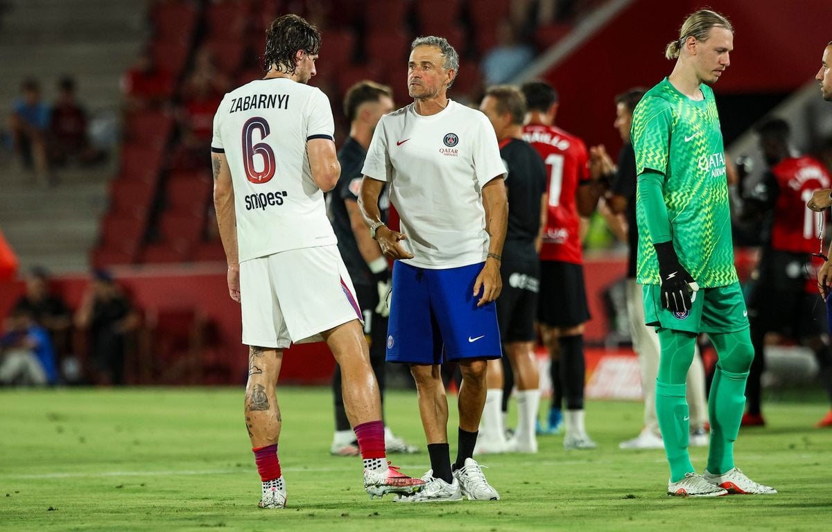 Football: La tête sans doute encore en vacances, le PSG prend une raclée par Majorque