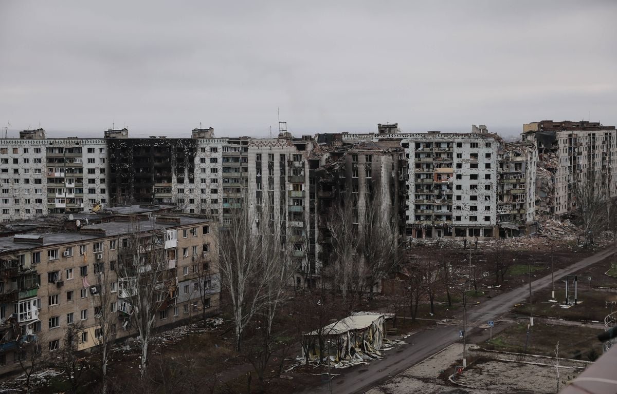 Guerre en Ukraine: des drones ukrainiens frappent Saint-Pétersbourg et un terminal pétrolier