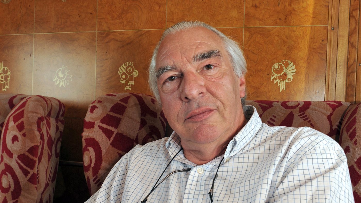 Mort de Didier Decoin: le monde artistique et politique salue "un conteur hors pair"